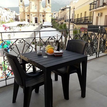 Casa Madonia Lejlighed Terrasini Eksteriør billede